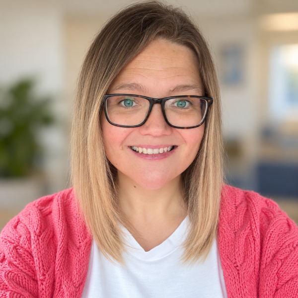 Dr Emma Searle
